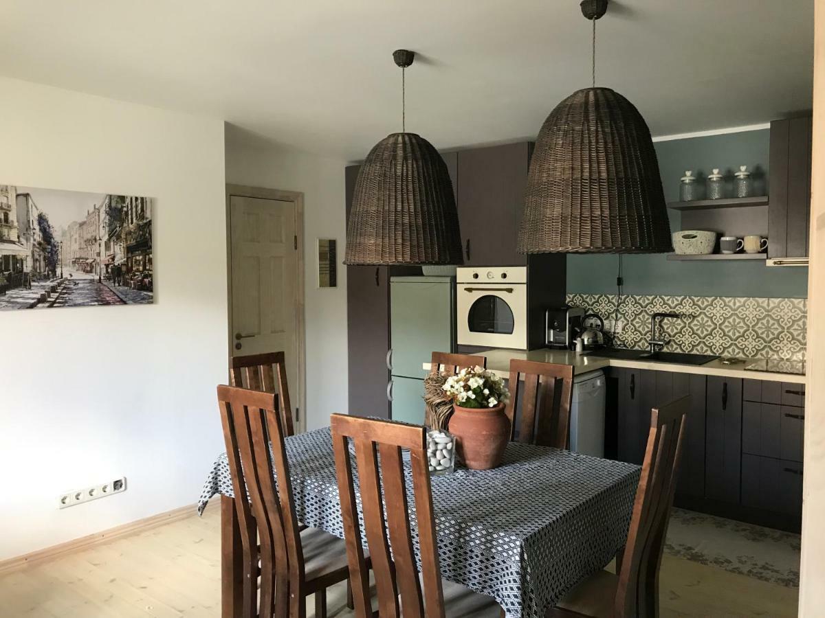 Apartment Near By Sea Jurmala Bagian luar foto